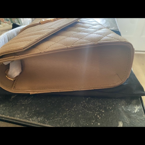 ❌TRADED❌BNWT Medium Envelope triquilt - Picture 5 of 15